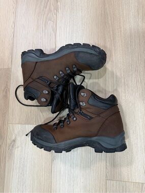 MEC Women’s Brown Leather Hiking Boots - Rugged Outdoor Footwear